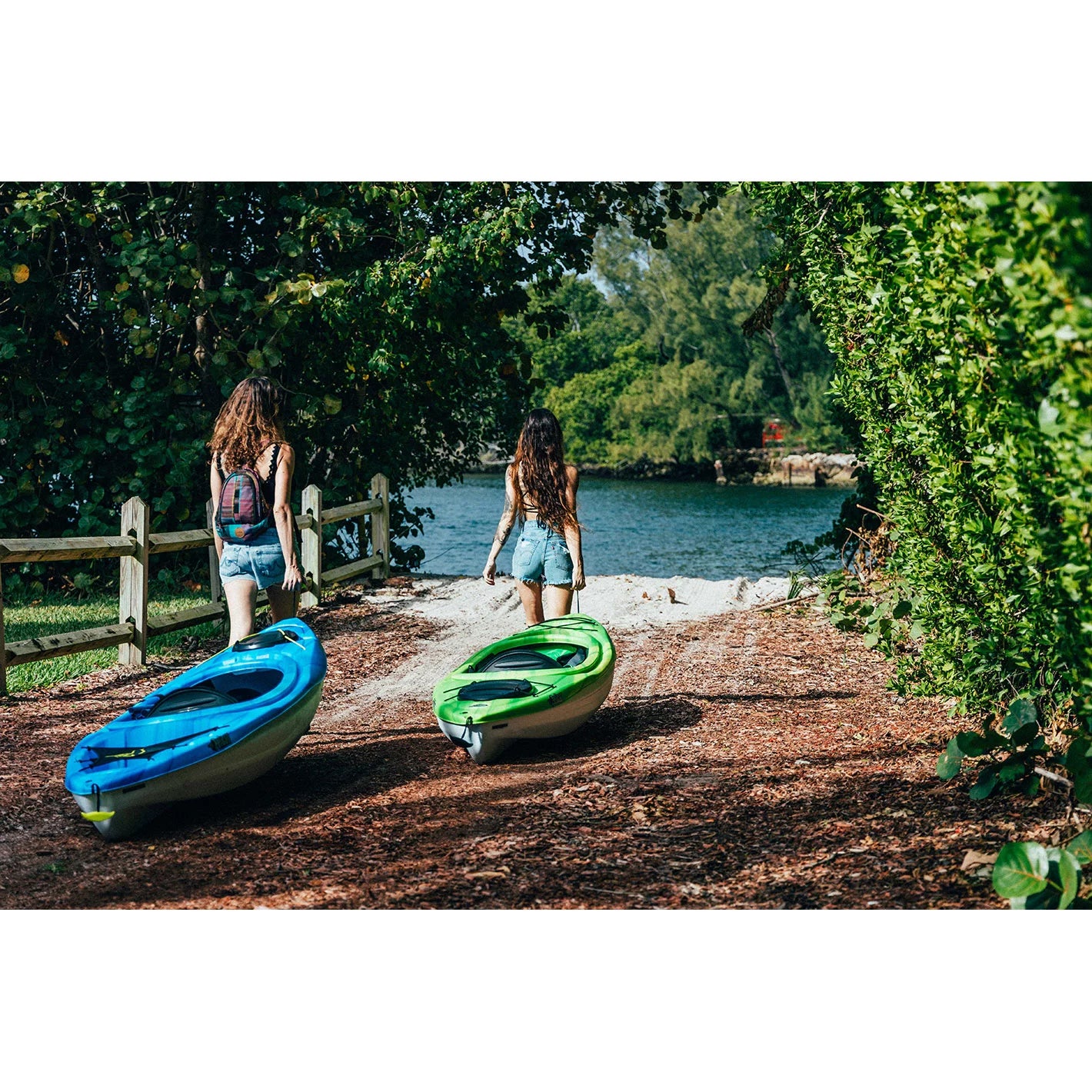 Sit-in Recreational Kayak 10 ft Fade Deep Blue White C127