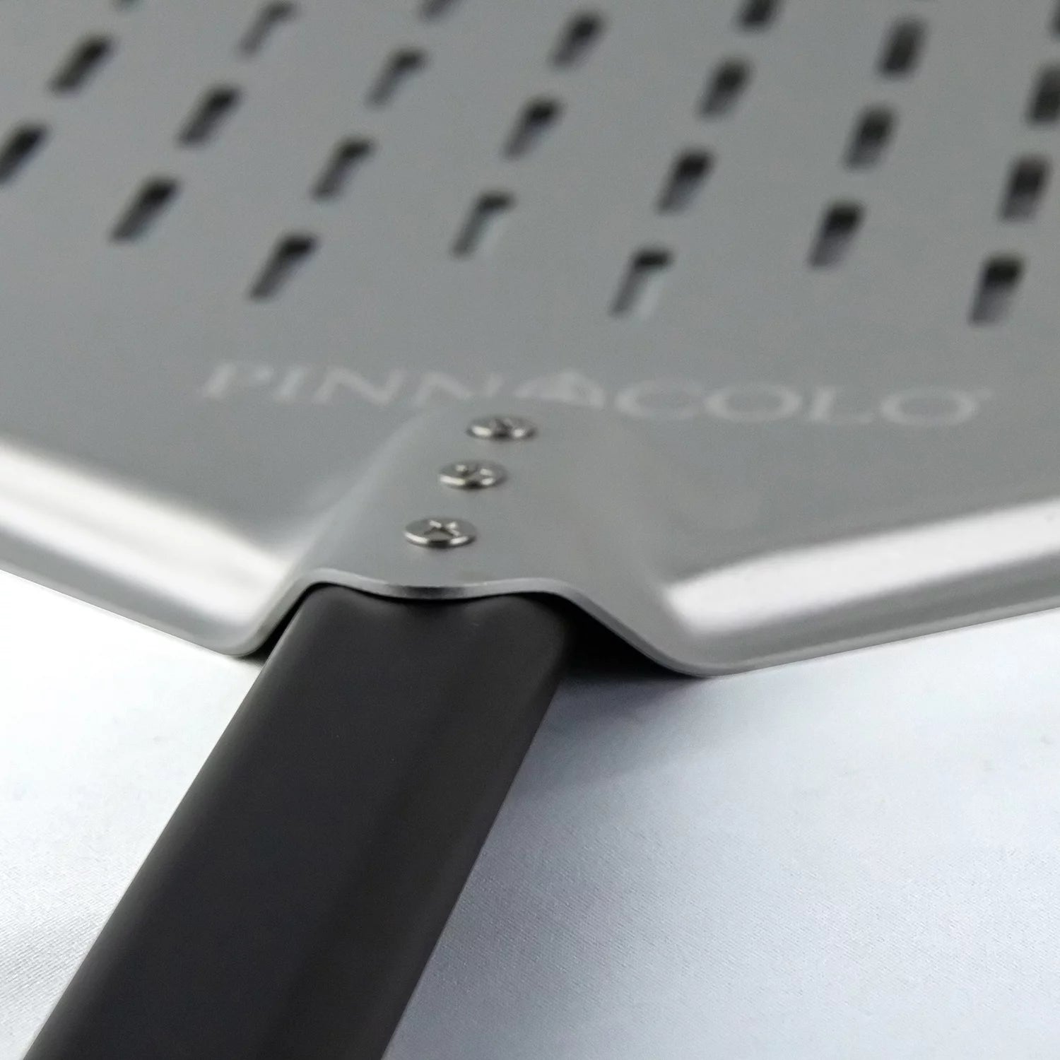 12 Perforated Pizza Peel W10915