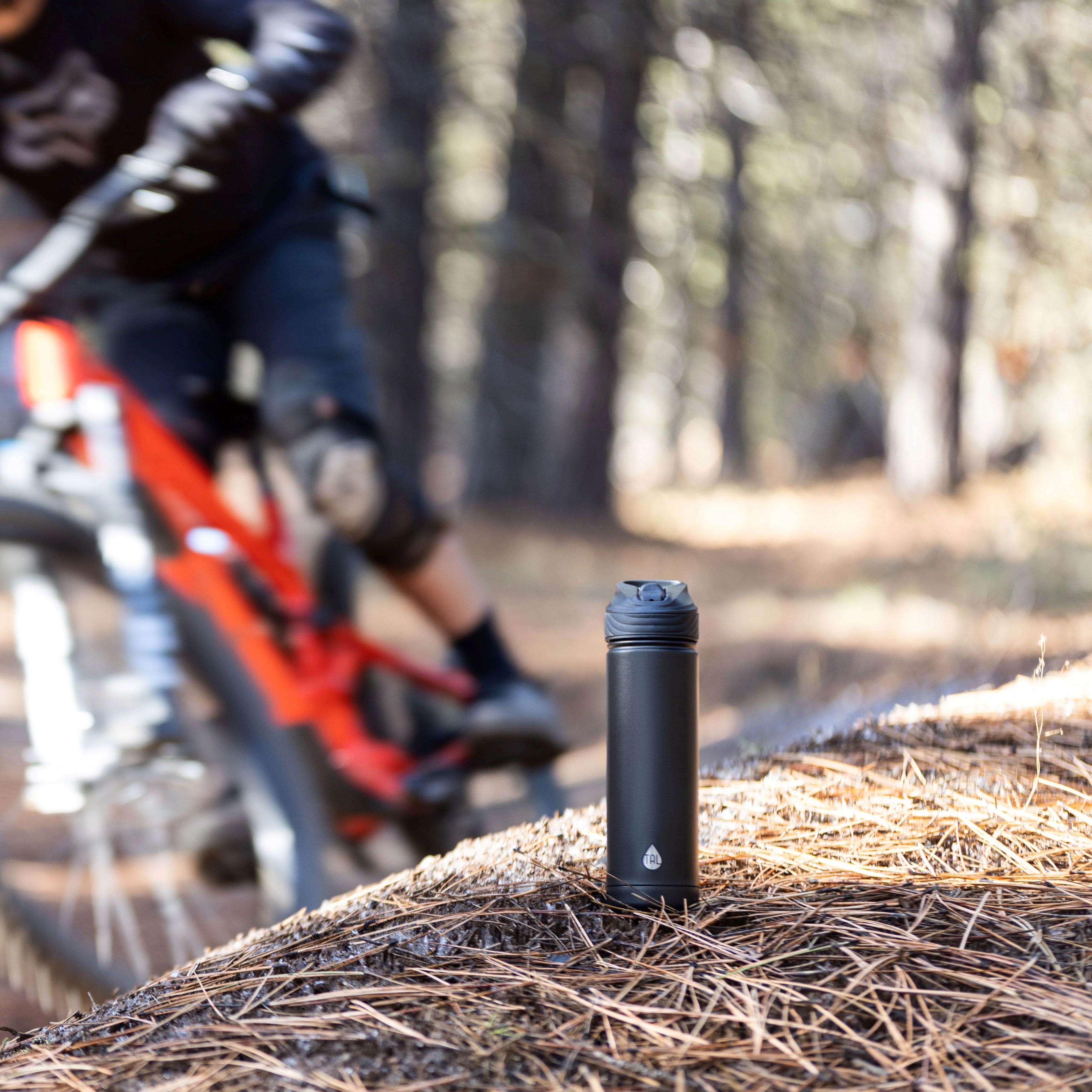 Black 26 oz Stainless Steel Water Bottle K37768
