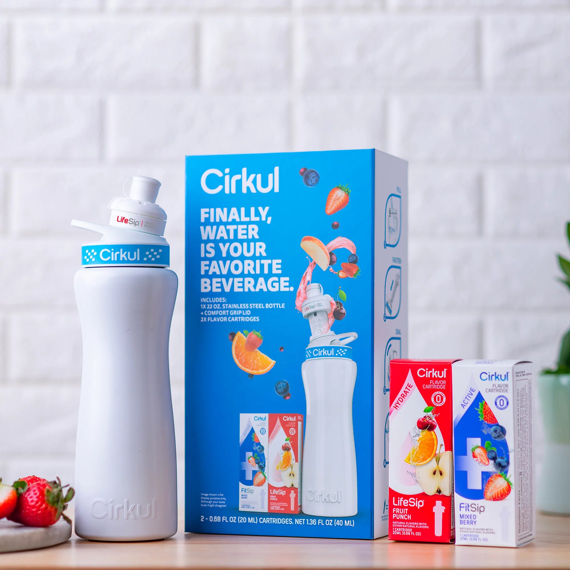 22oz White Stainless Steel Water Bottle Starter Kit with Blue Lid and 2 Flavor Cartridges W67559
