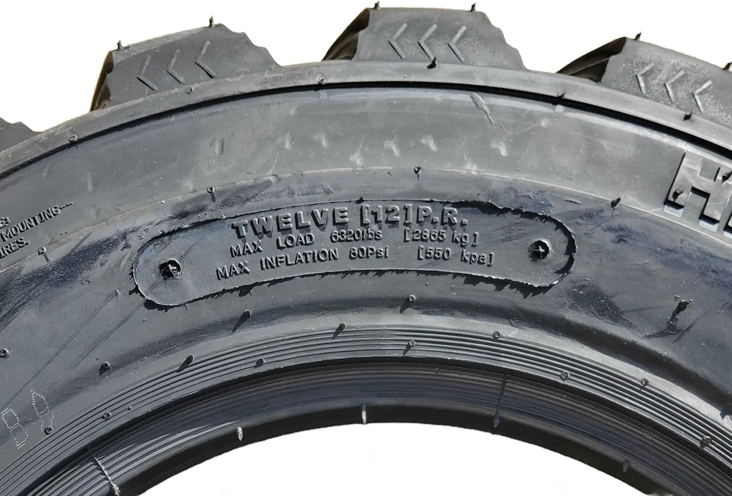 12-16.5 12 Ply Skid Steer Tire with Rim Guard Z594